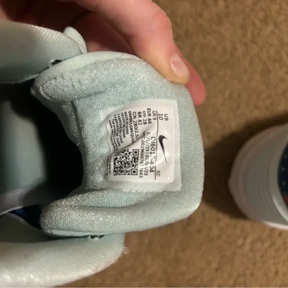 Nike women’s basketball shoes - Picture 2 of 5